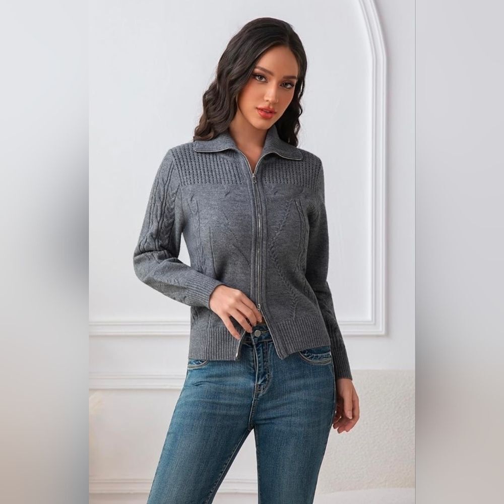 🩵🅰️NWT Gray Two Way Zippered Front Sweater Large